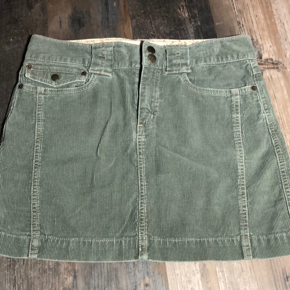 Girls’ green corduroy mini skirt